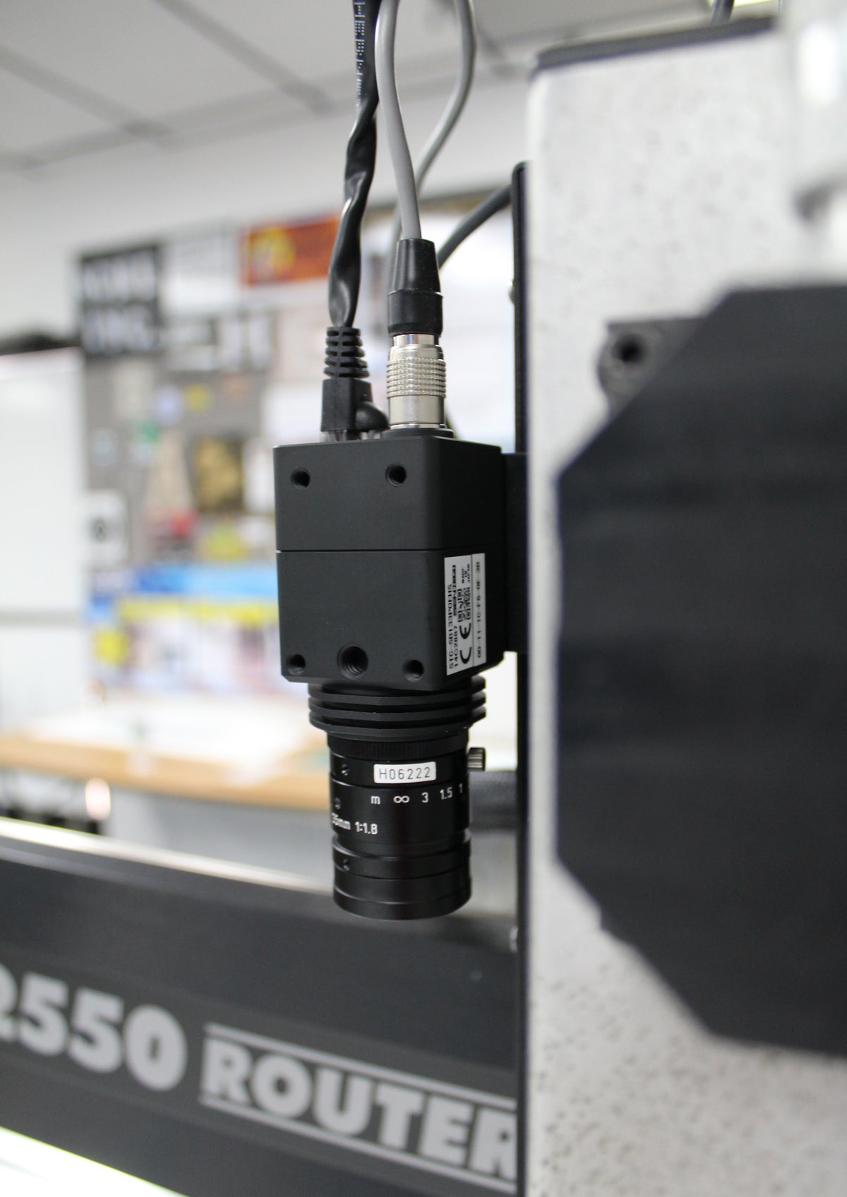 Vision DACS (Digitally Aligned Cutting System) (Available on 16 Series and larger engravers)